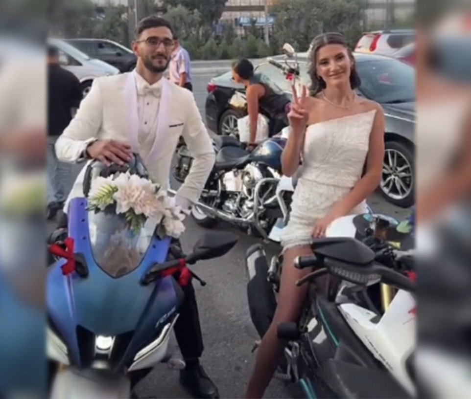 Bakıda bəylə gəlin toya motosikletlə gəldi