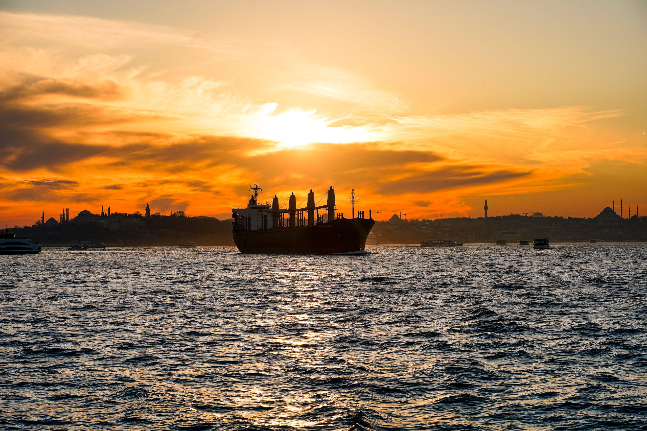 Azərbaycanlıların olduğu gəmi vurulub