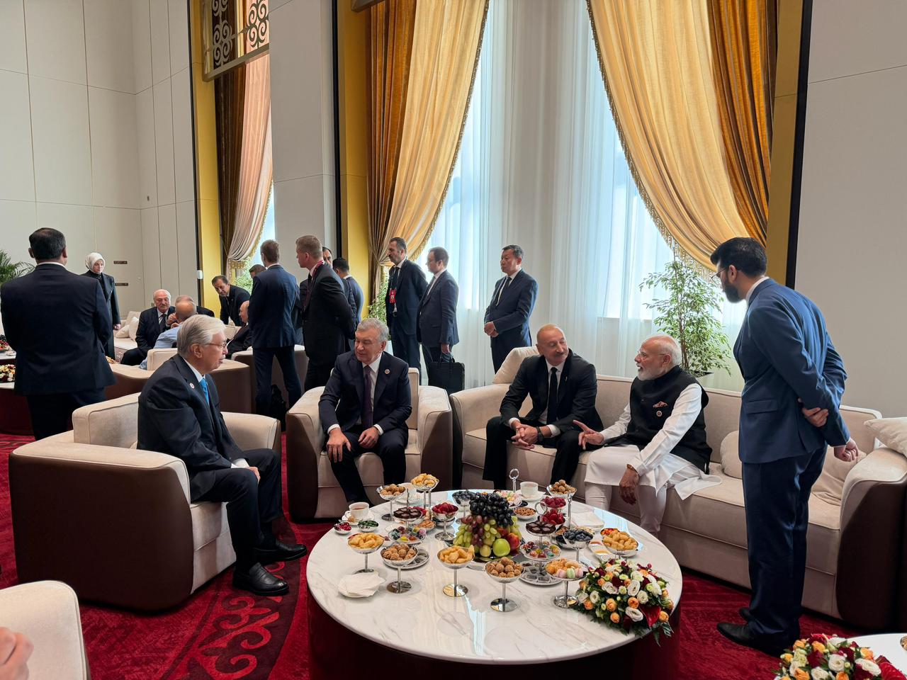 İlham Əliyev Hindistanın Baş naziri Narendra Modi ilə görüşüb