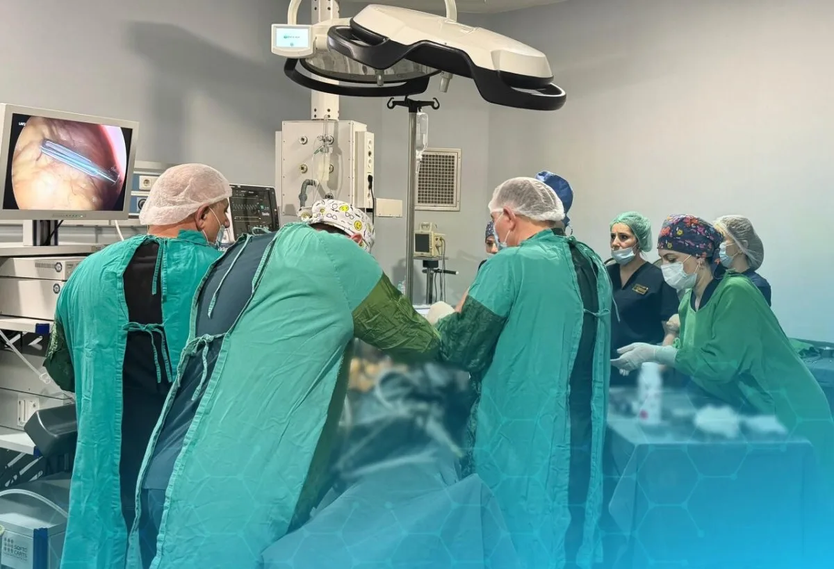 Rusiyada qadının qarın boşluğundan 17 kiloqramlıq şiş çıxarılıb