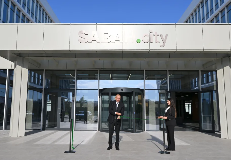İlham Əliyev “SABAH.city” innovasiya şəhərciyinin açılışında iştirak edib