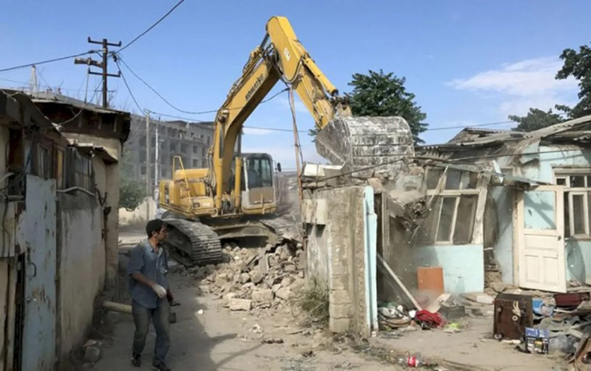 Bakıda söküntü ərazisindən meyit tapılıb.