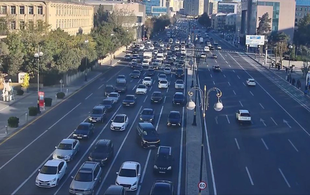 Bilik Günü ilə əlaqədar Bakıda nəqliyyat sıxlığı yaranıb