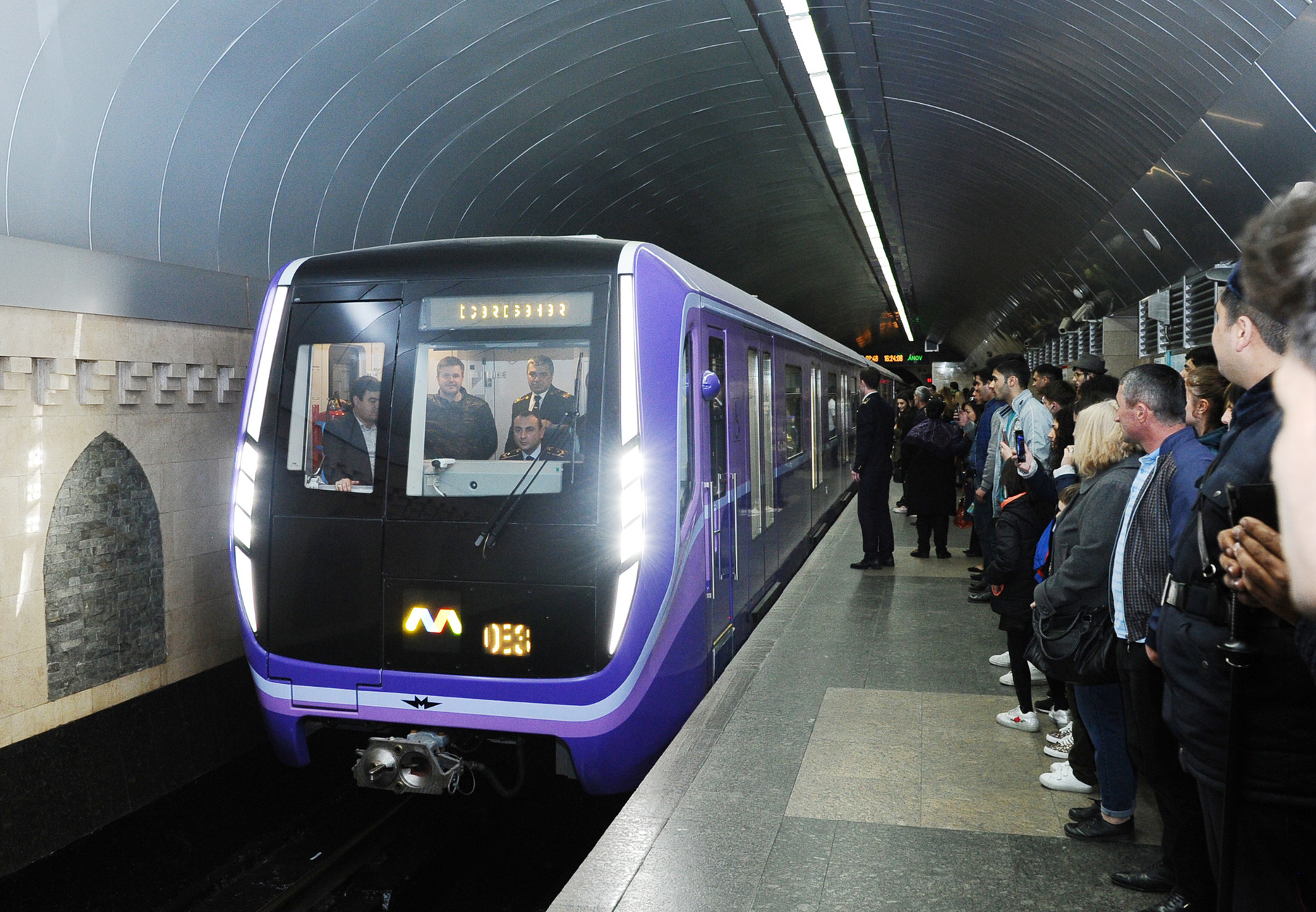 Sentyabrın 15-də Bakı metropolitenində 605 081 sərnişin daşınıb.