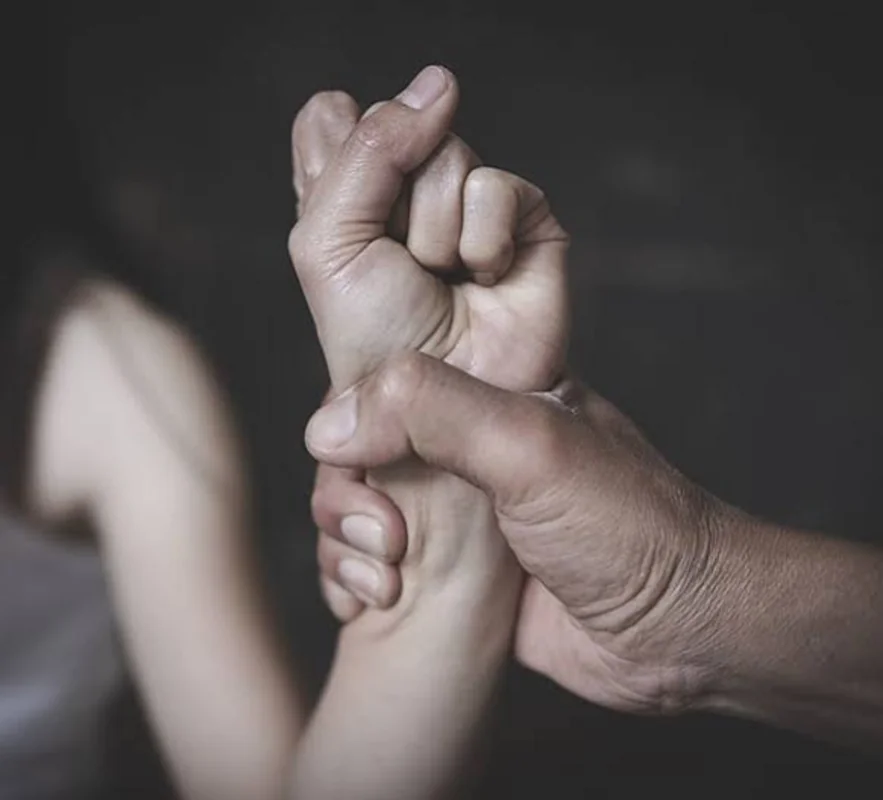 14 yaşlı qızı qaçırdan kişi ilə bağlı cinayət işində hökm çıxarıldı